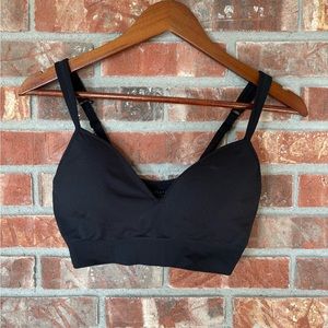 Athleta Seamless Embrace Sports Bra